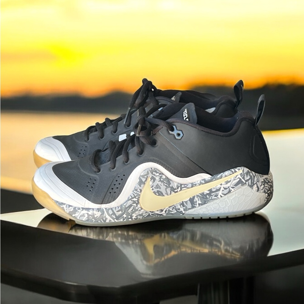 Nike Men’s Zoom Trout 4 Turf Black Grey Sneakers Size 8.5.